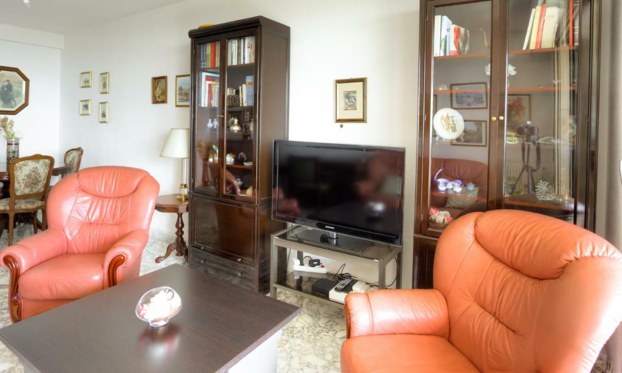 Confortable 3 Pieces Avec Superbe Vue Mer Apartment Nice Luaran gambar